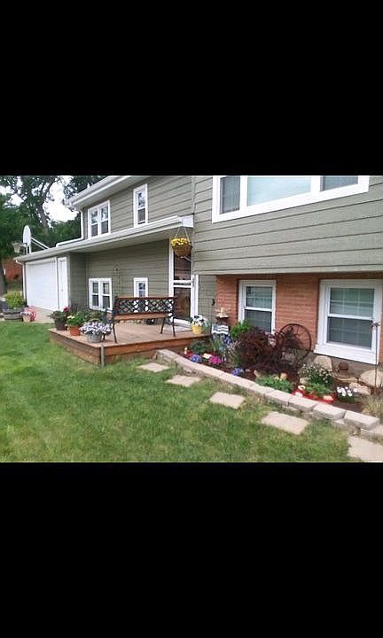 1st image of 400 6th Ave NE
