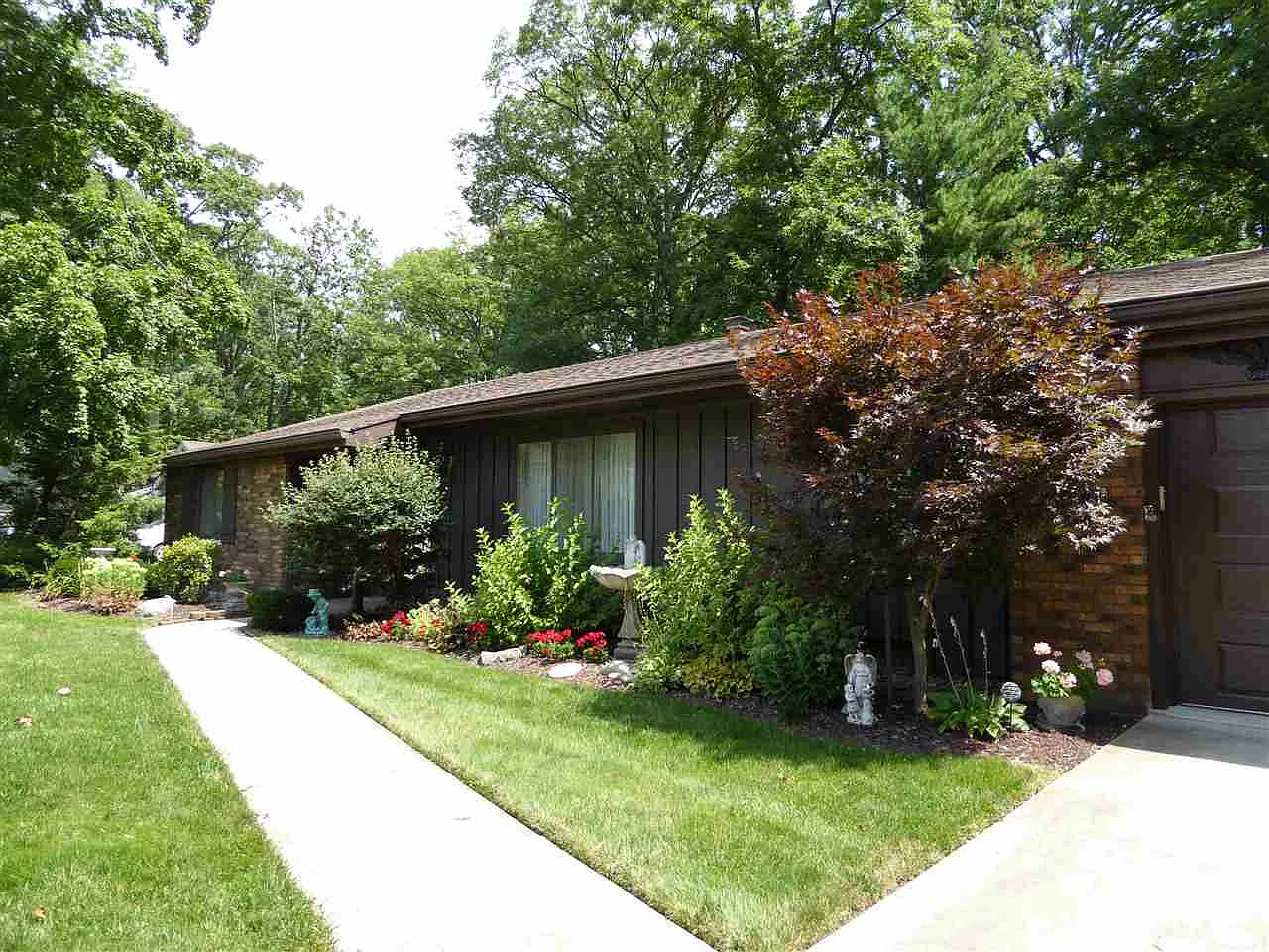 8132 Manor Dr photo 1