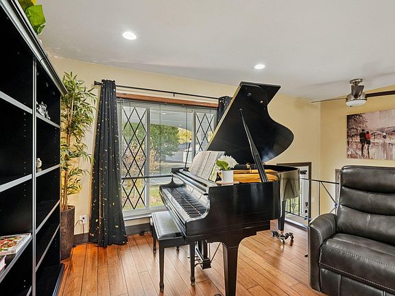 5th image of 3521 Cedar Ct