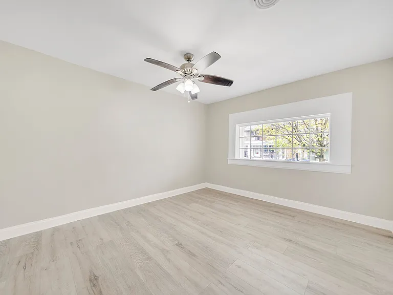 127 Riverside Ave — Photo 6