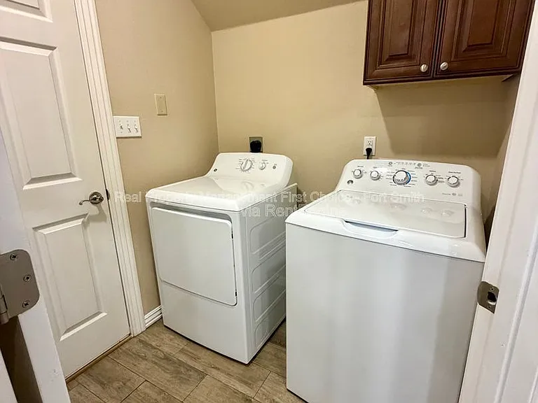 6605 Leightyn Ln — Photo 8
