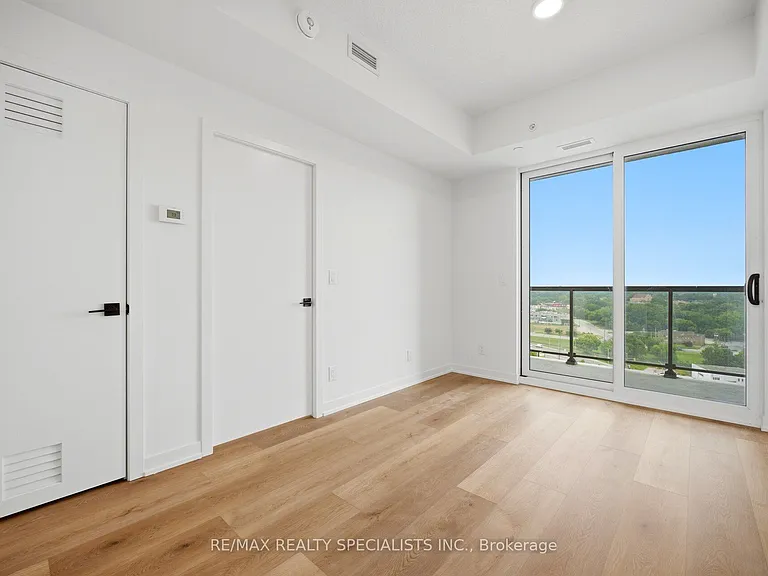 33 Erie Ave #1407 — Photo 8