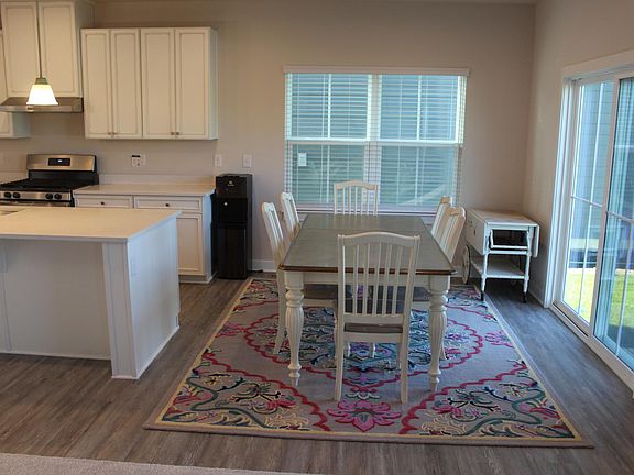 4th image of 2854 Simsbury Ln
