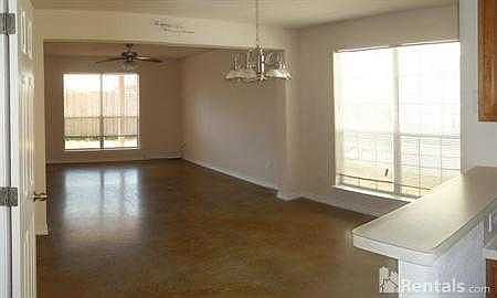 3rd image of 4002 Cambridge Dr APT B
