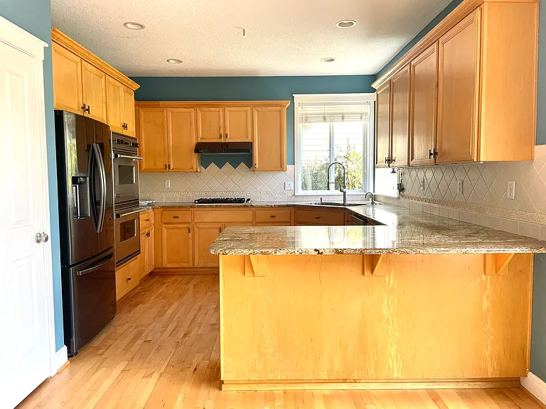 2507 Crestview Dr — Photo 9
