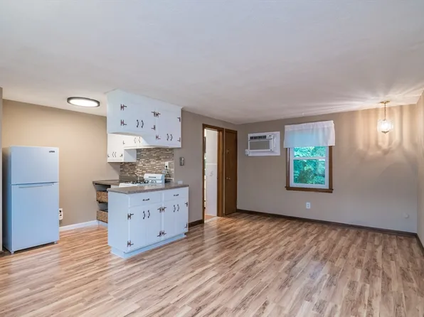 35 Park Ave #7, West Springfield, MA 01089