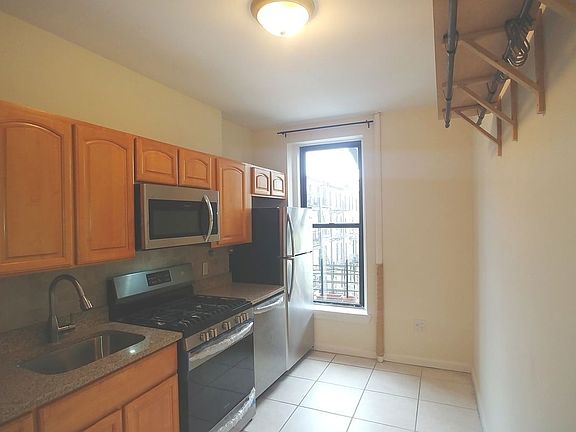 2nd image of 228 6th Ave APT 3