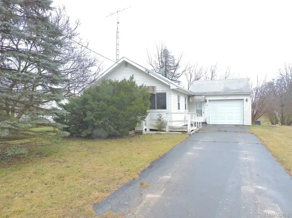 1134 Burns St, Mount Morris, MI 48458