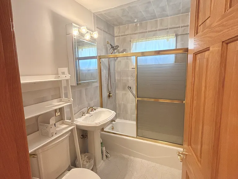 18 Silk St #1 — Photo 14