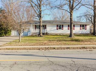 210 W 12th St, Johnston City, IL 62951