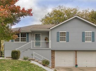 1225 NE Hendrix Dr, Lees Summit, MO 64086