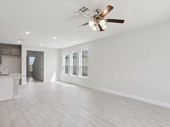 Dining Room & Entrance