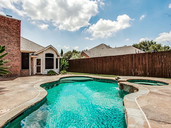 4th image of 305 Oakdale Ln