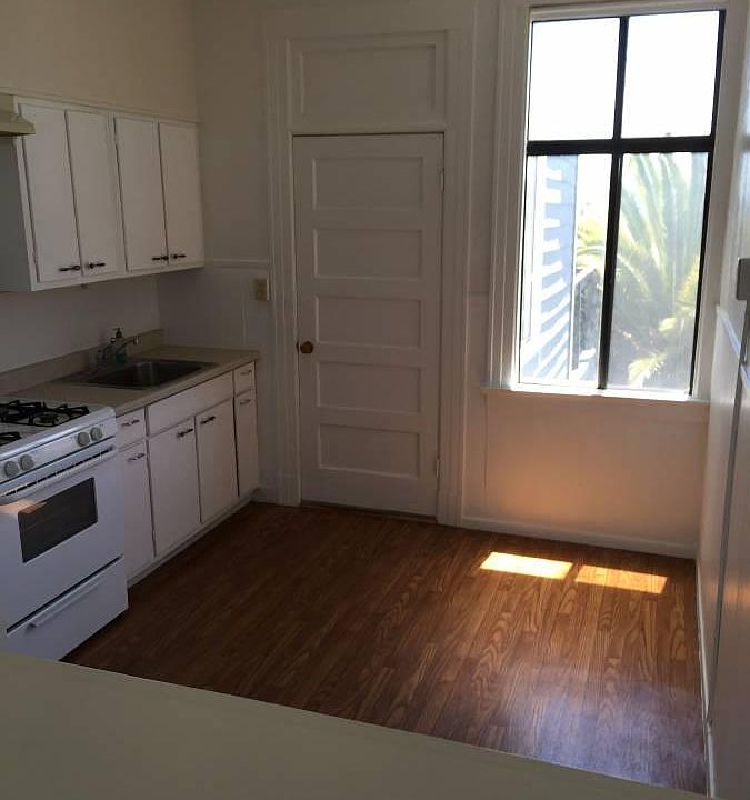 2nd image of 877 Oak St