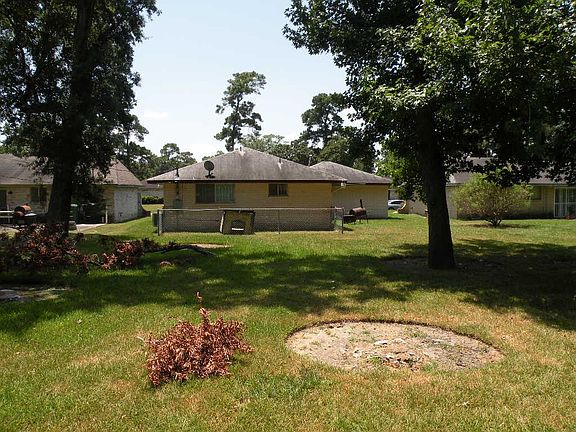 5th image of 7703 Lakewood Dr