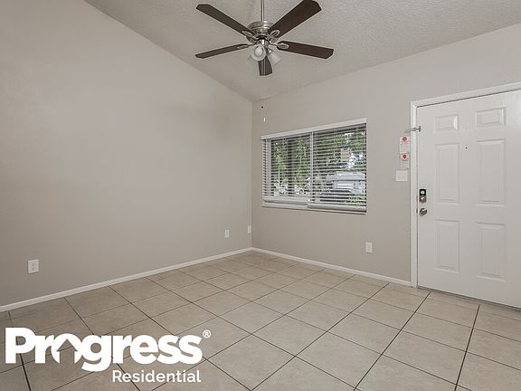 3rd image of 2724 Hilda Ct