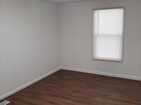 3rd image of 111 N 8th St
