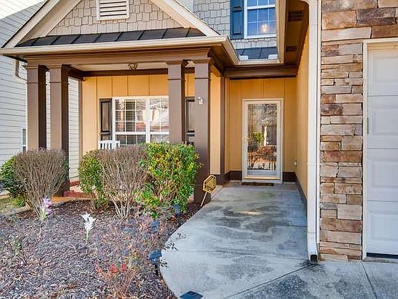 3rd image of 409 Mountain Mist Dr