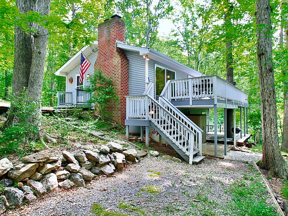 2nd image of 210 Driftwood Ct #210