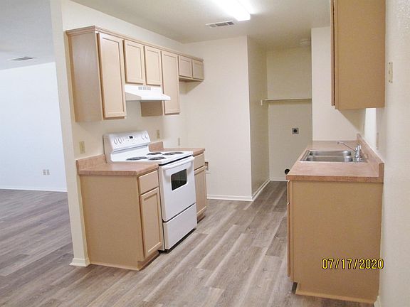 5th image of 8125 Marydean Ave