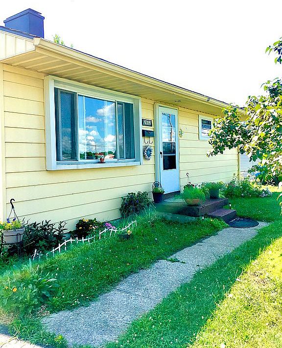 1st image of 2952 Woodman Dr