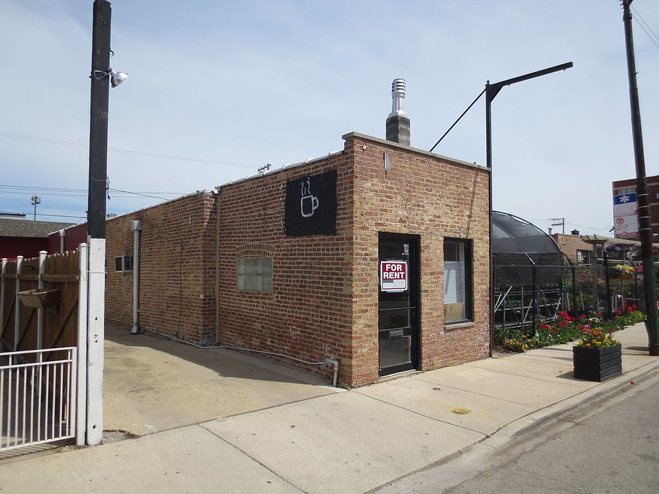 2nd image of 2218 W Grand Ave