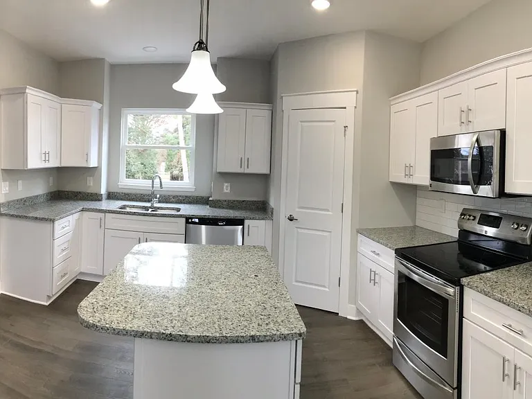 1736 Chamberlain Dr #8 — Photo 3