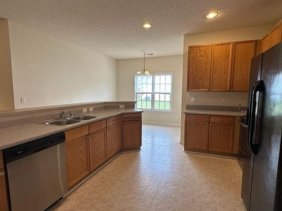 3rd image of 1007 Plum Leaf Ct