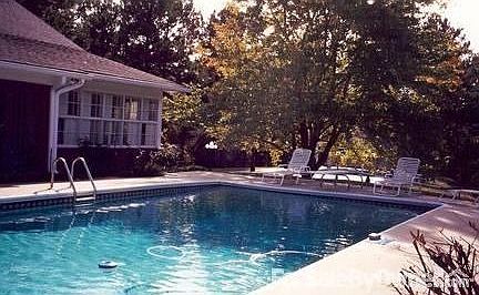 1st image of 209 N Hills Dr