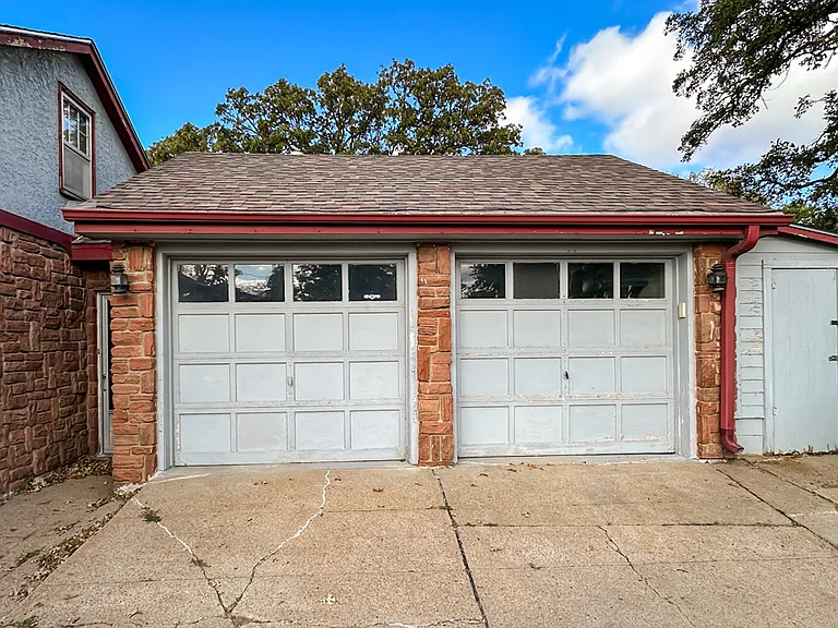 Garage Area