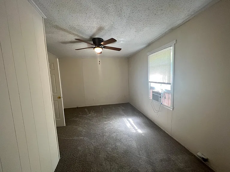 845 Glenn St #A — Photo 5