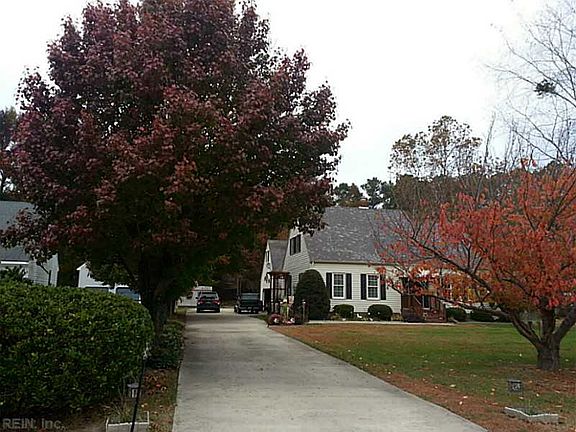 3rd image of 23261 Lake Shores Ct