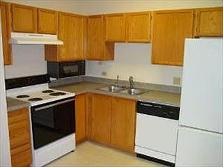 2nd image of 605 Barrington Ave Office 1