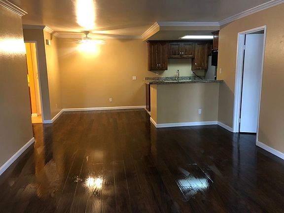 5th image of 209 Woodland Pkwy