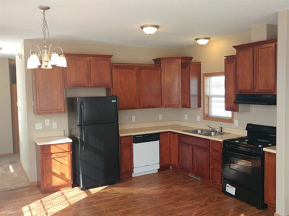 2nd image of 62 Cherry Ln