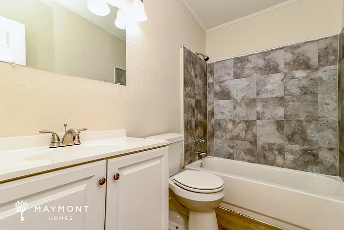 107 E Spruce St — Photo 9