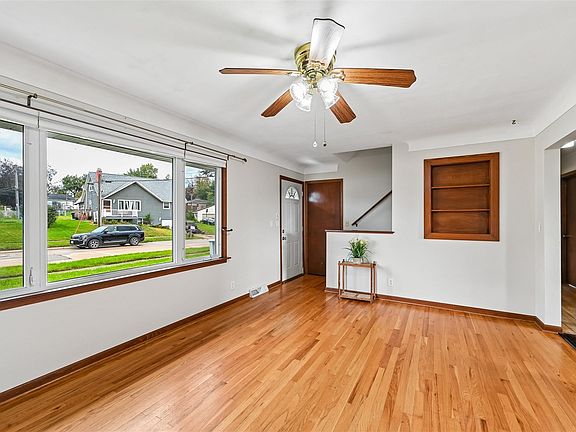4th image of 3113 Clover Dr SW
