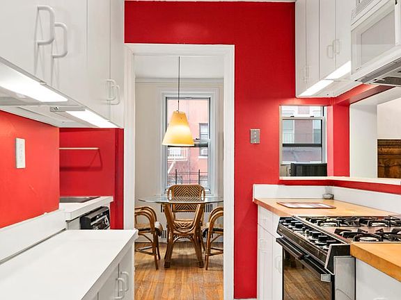 4th image of 304 W 55th St #5G