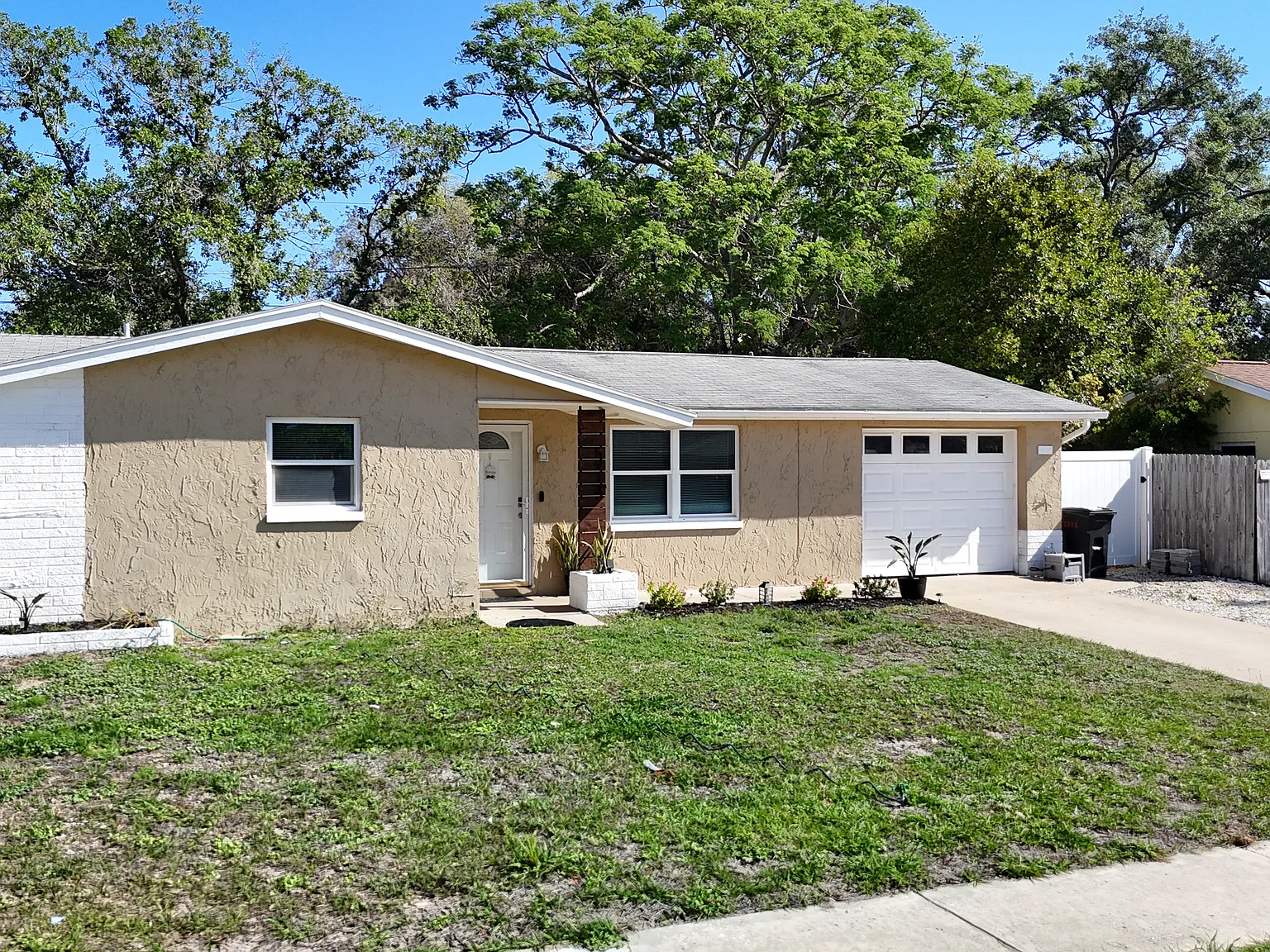 3 bed, 1028 sqft, $1,895 — Photo 4