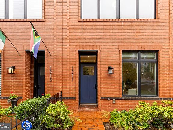 5th image of 1311 D St SE