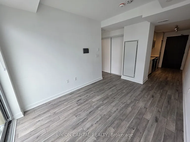 1005 Dundas St E #709 — Photo 7