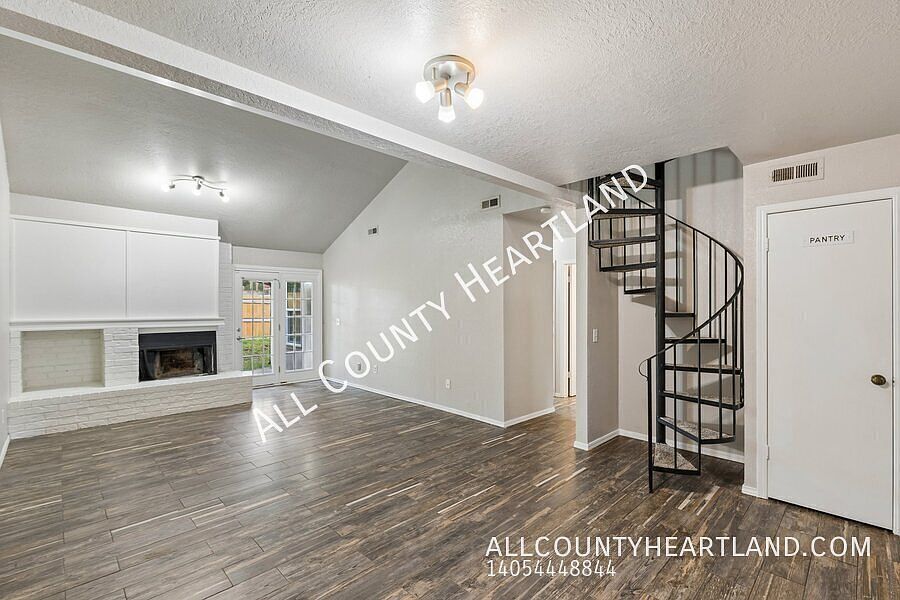 1st image of 709 Stonecroft Cir