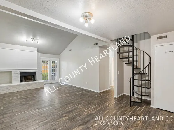 709 Stonecroft Cir, Edmond, OK 73034