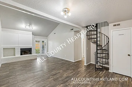709 Stonecroft Cir Photo 1