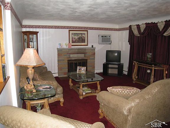 5th image of 3406 Southfield Dr