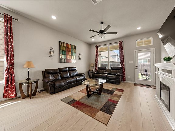 4th image of 11217 Pallasite Dr