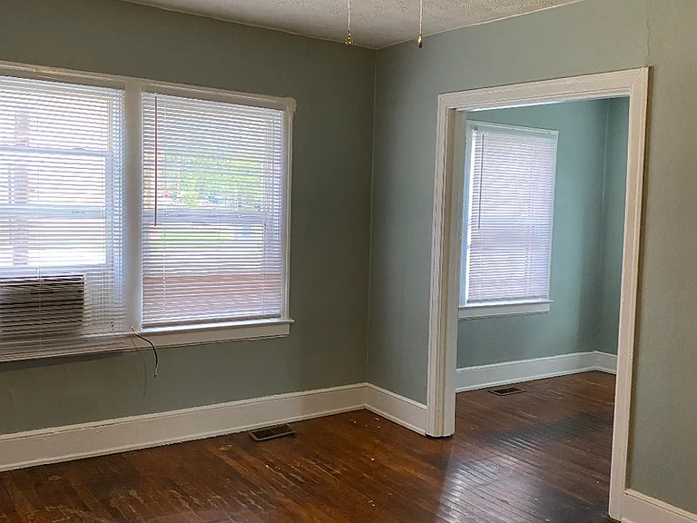 703 S Kentucky Ave — Photo 2