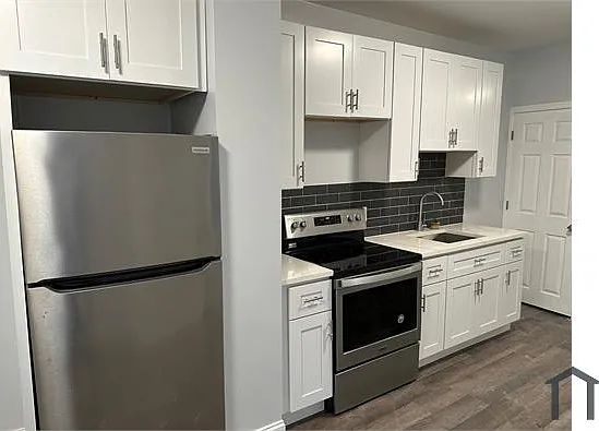 4 bed, $2,300 — Photo 4