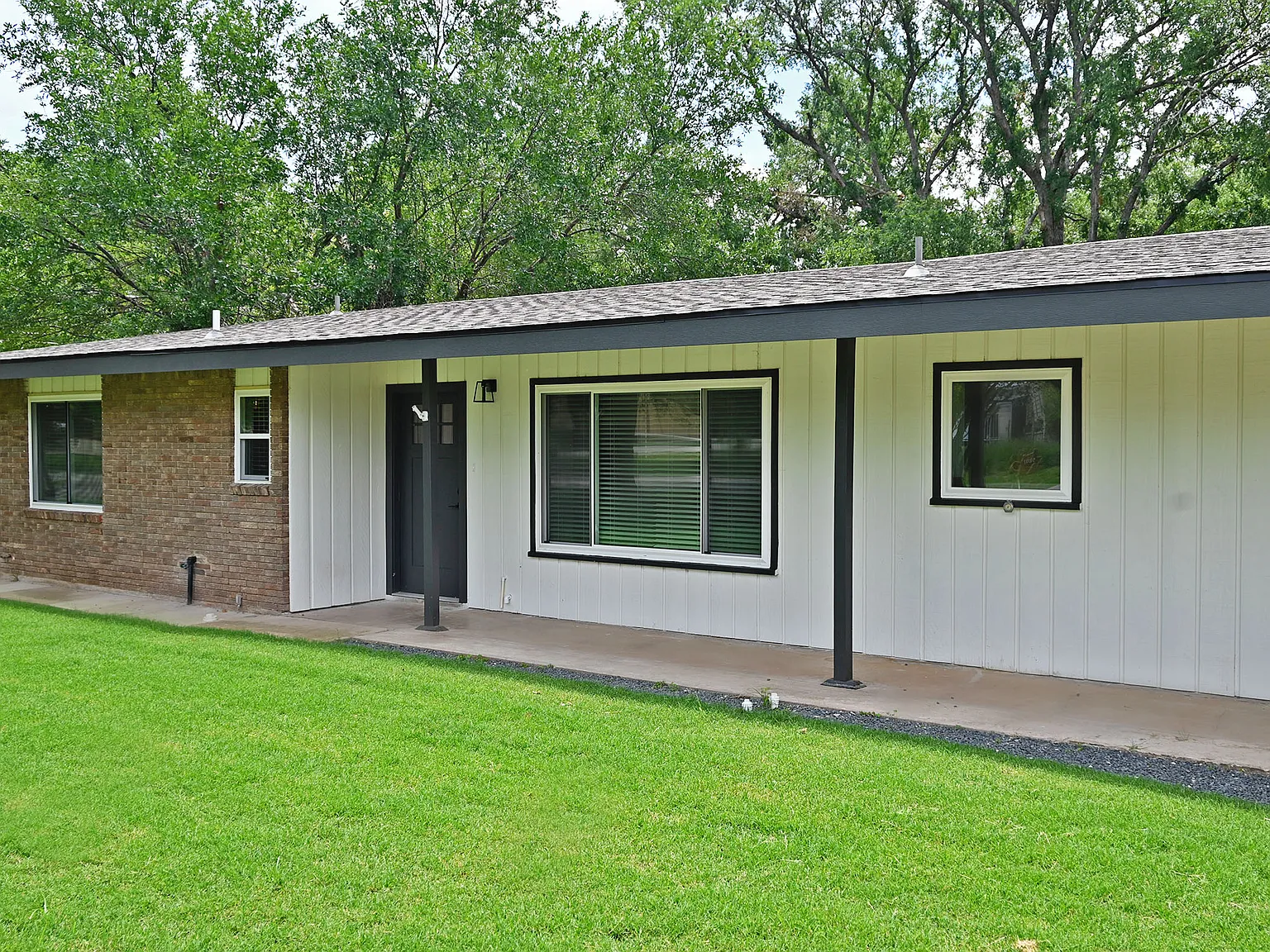 3 bed, 1480 sqft, $2,000 — Photo 2