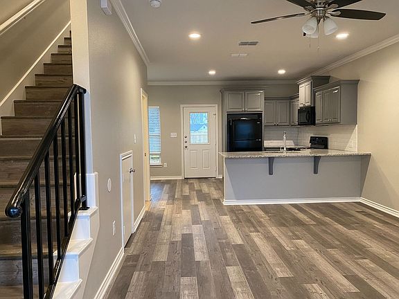 4th image of 1655 S Kennedy Ave #501